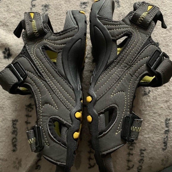 Riverland boys Velcro sandals size 4 - Picture 6 of 13